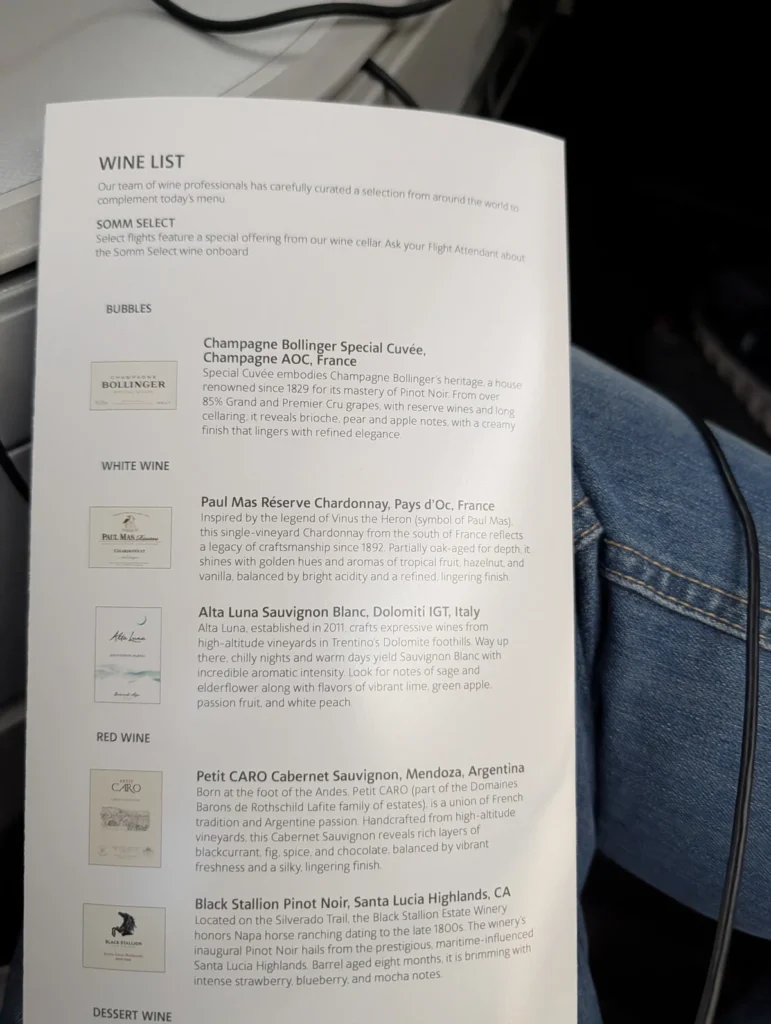 Carta de vinhos da executiva da American Airlines, com champanhe Bollinger Special Cuvée