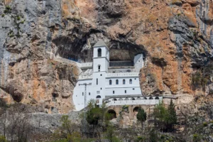 Mosteiro de Ostrog, Montenegro